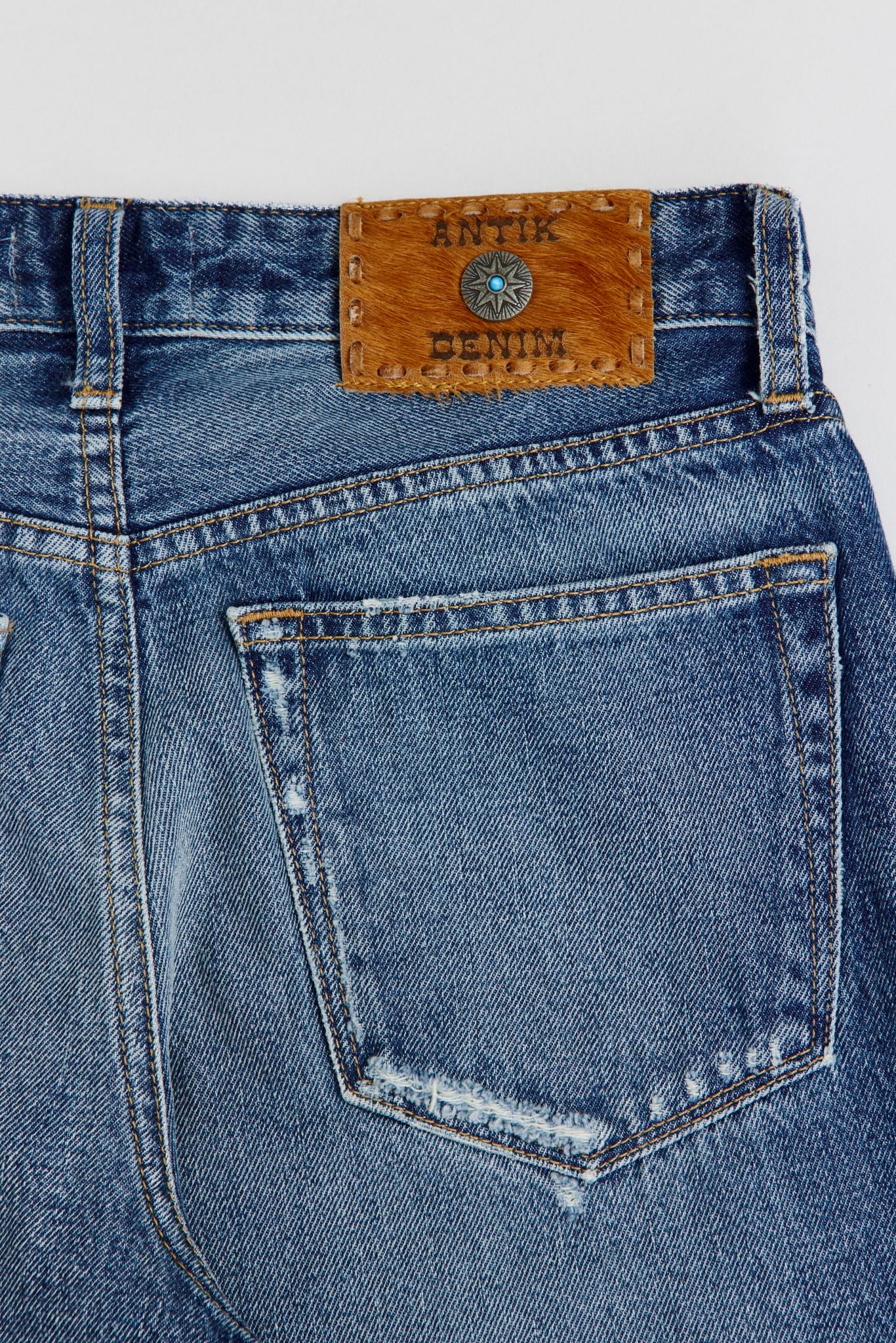 AW1660KAN KANSAS RIBCAGE LOOSE JEANS