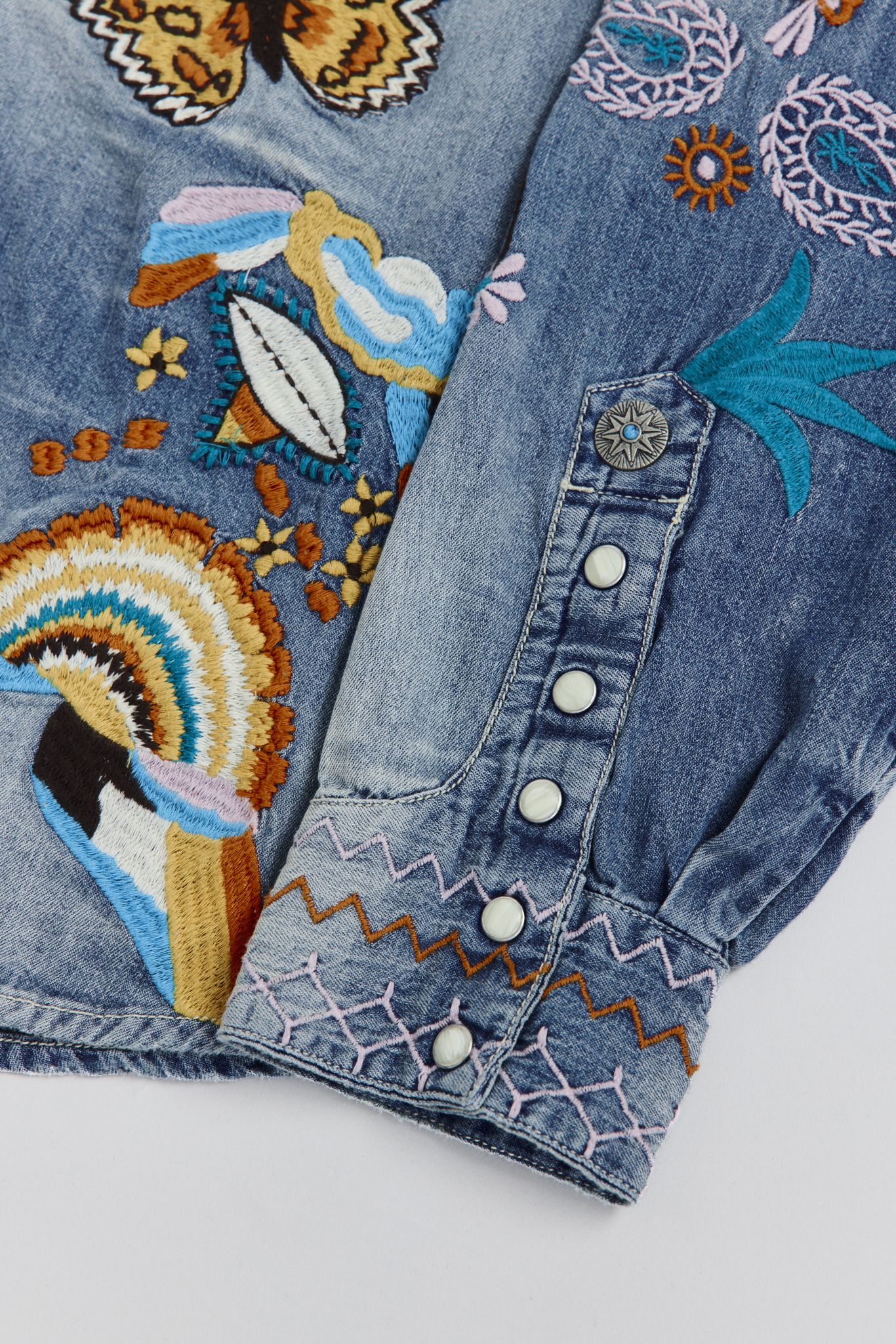AW1601 BUTTERFLY SHIRT