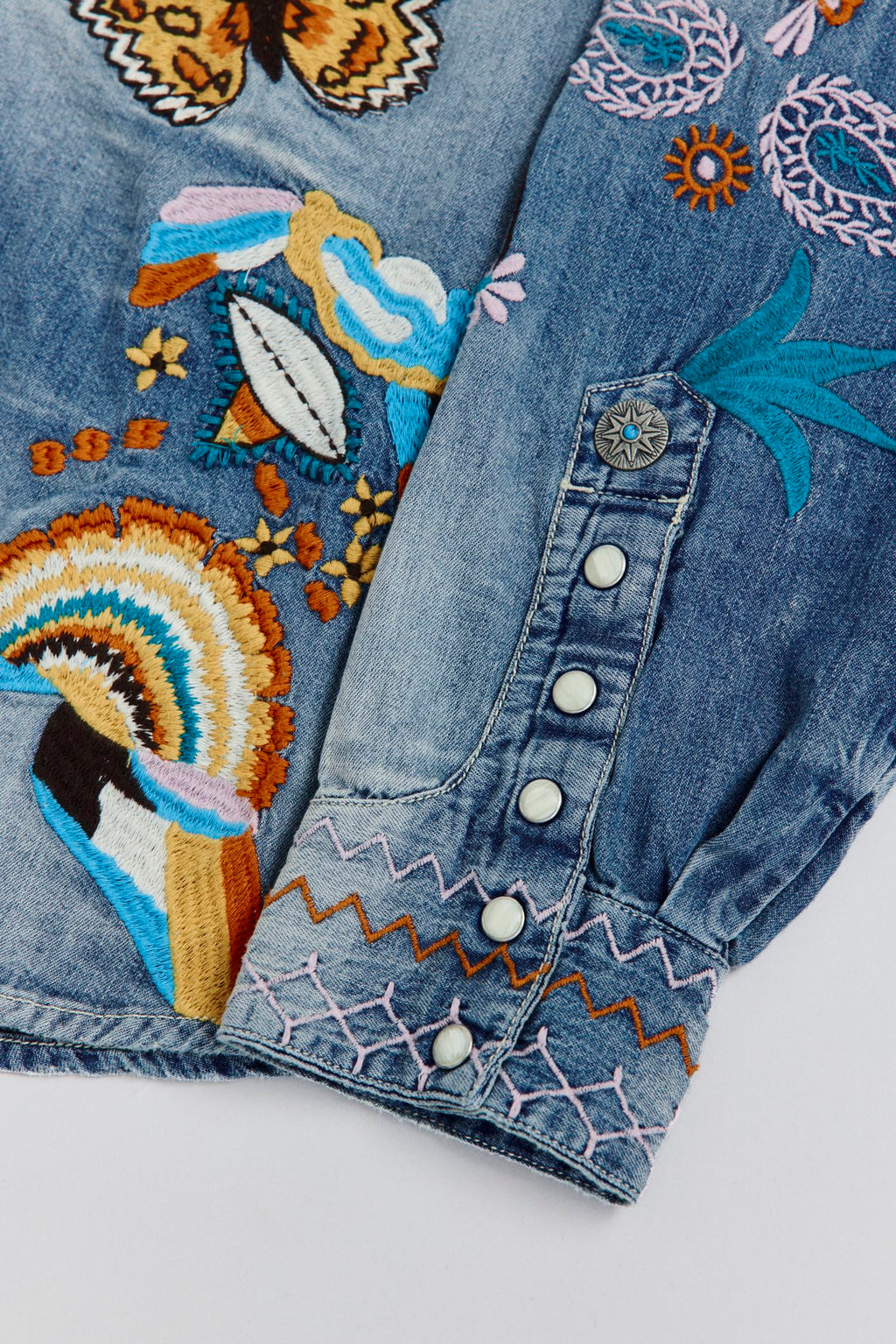 AW1601 BUTTERFLY SHIRT
