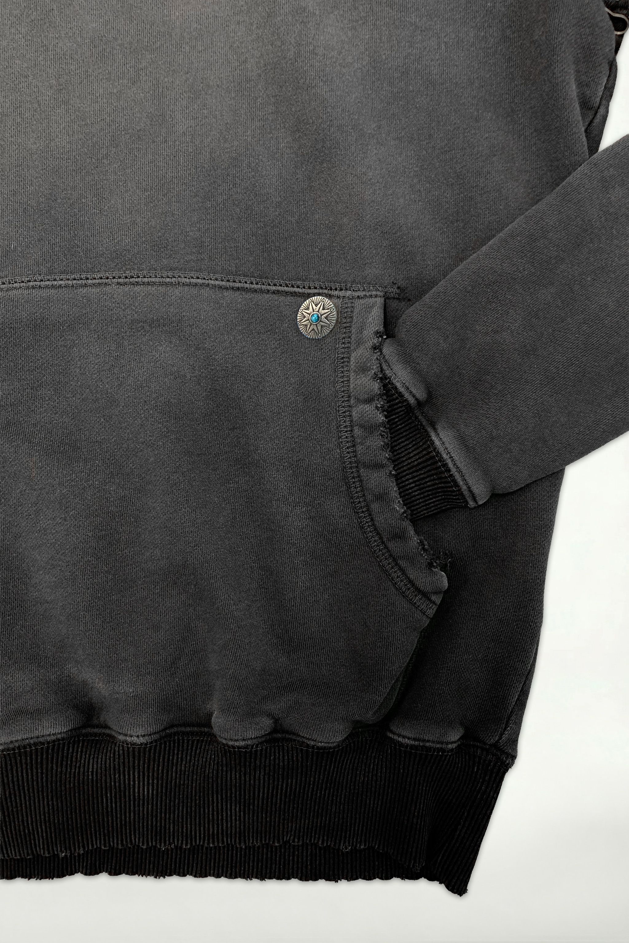 AM8500 BLACK HOODIE