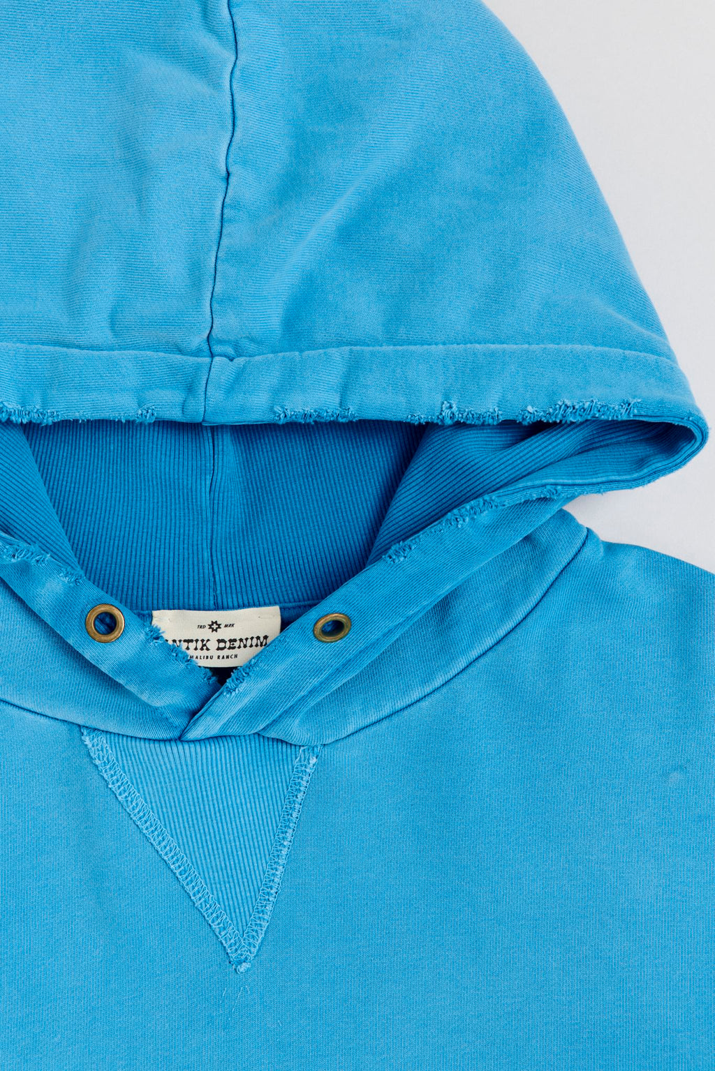 AM8500 TURQUOISE HOODIE