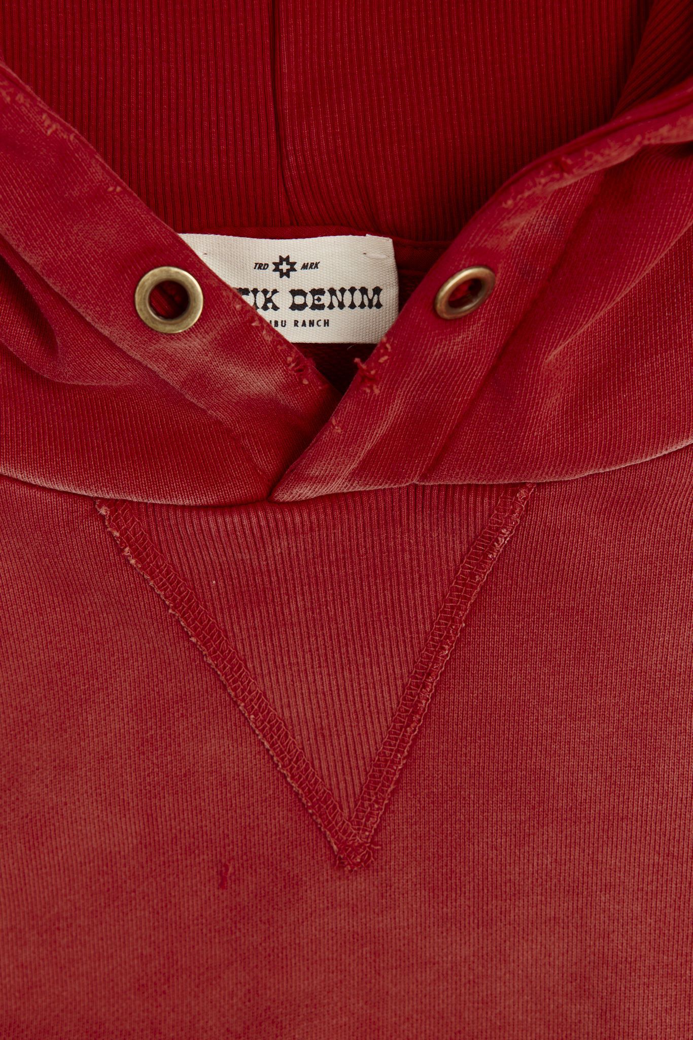 AM8500 RED HOODIE