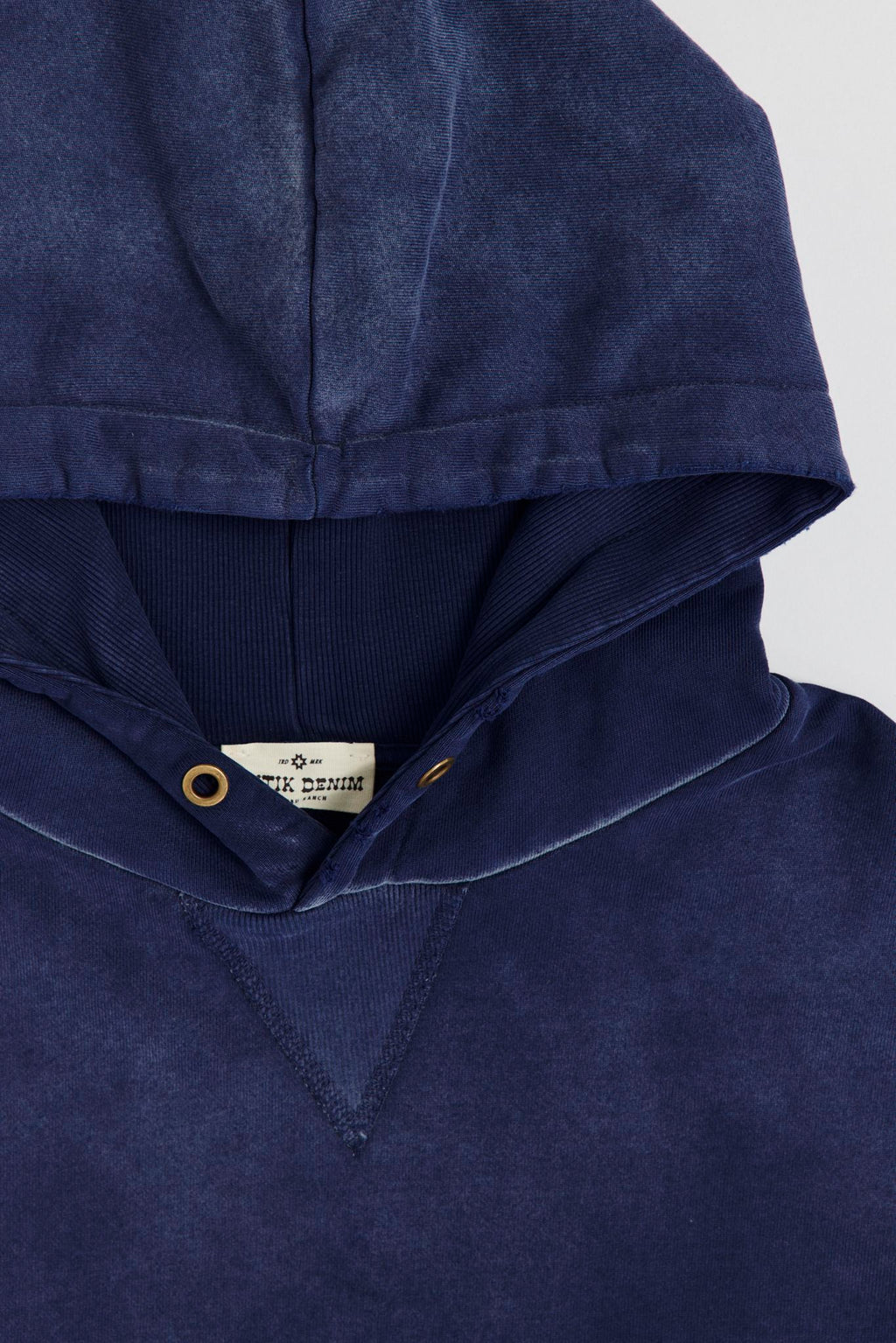 AM8500 NAVY HOODIE