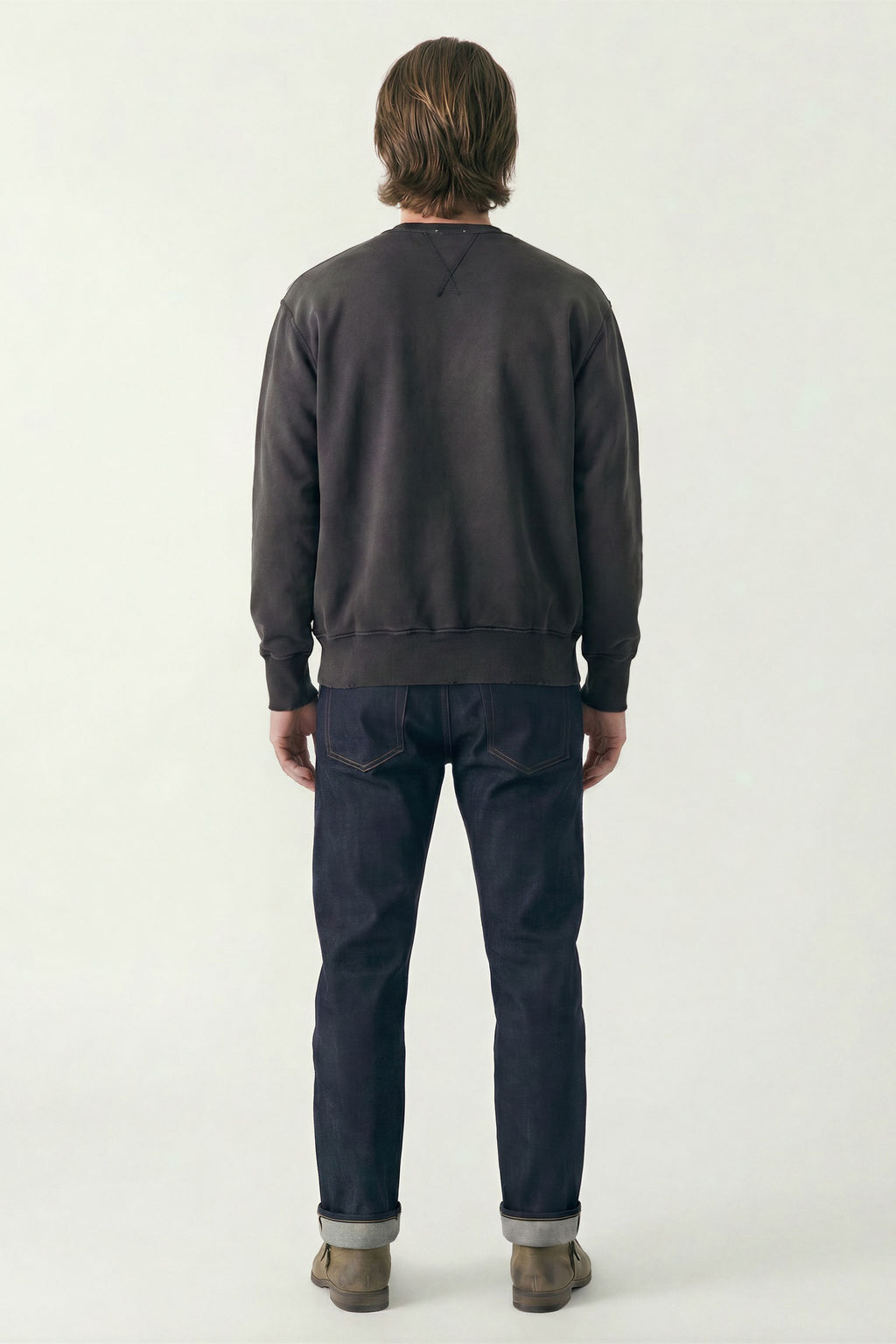 AM8700 BLACK CREWNECK SWEATER