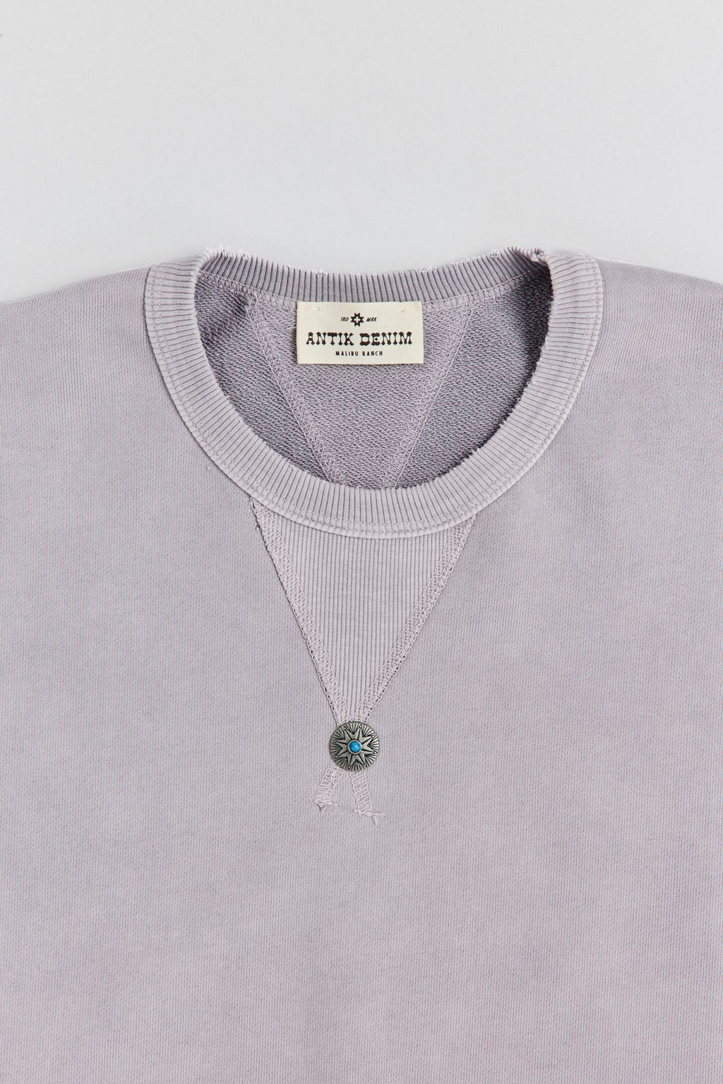 AM8700 GREY CREWNECK SWEATER