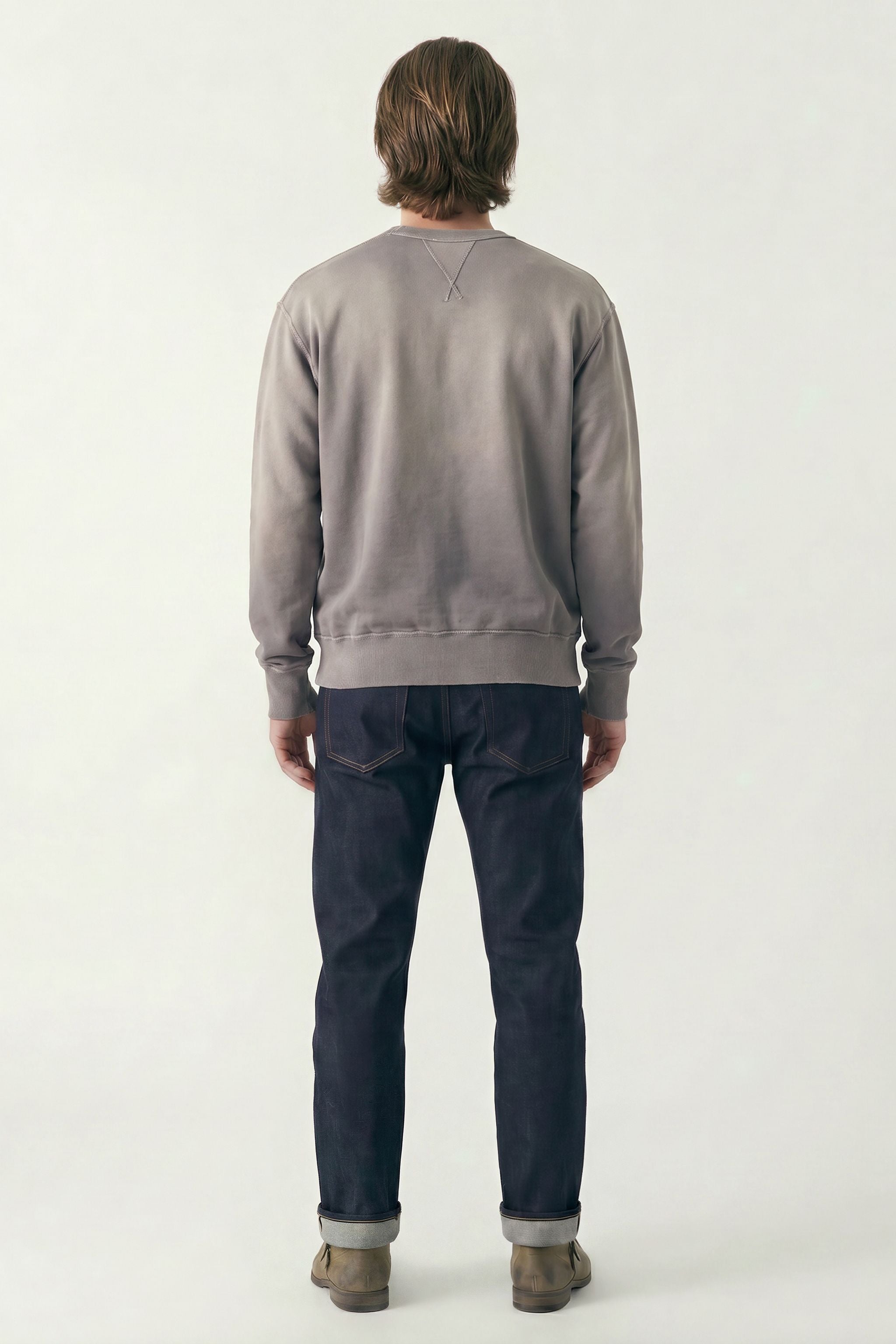 AM8700 GREY CREWNECK SWEATER
