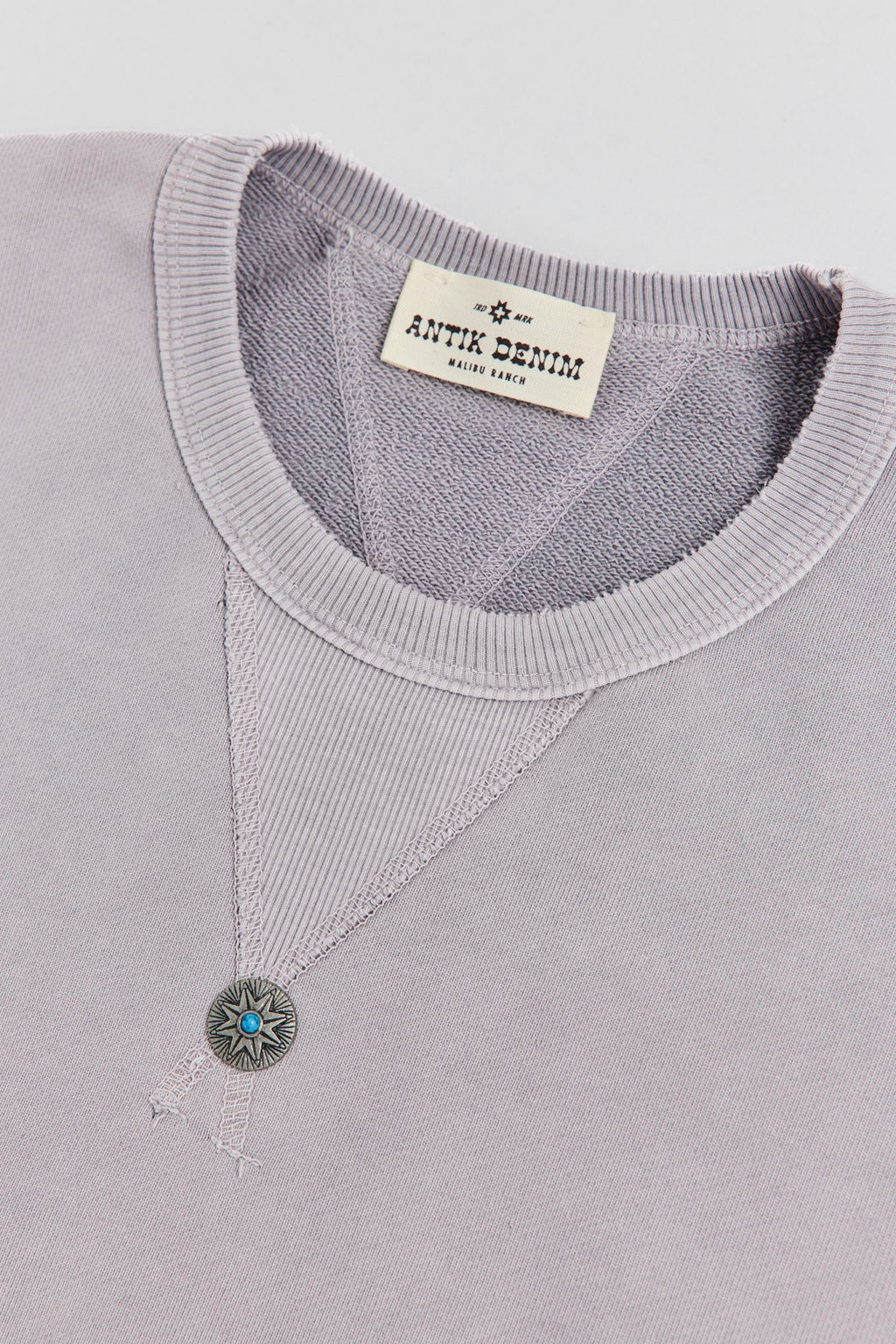 AM8700 GREY CREWNECK SWEATER