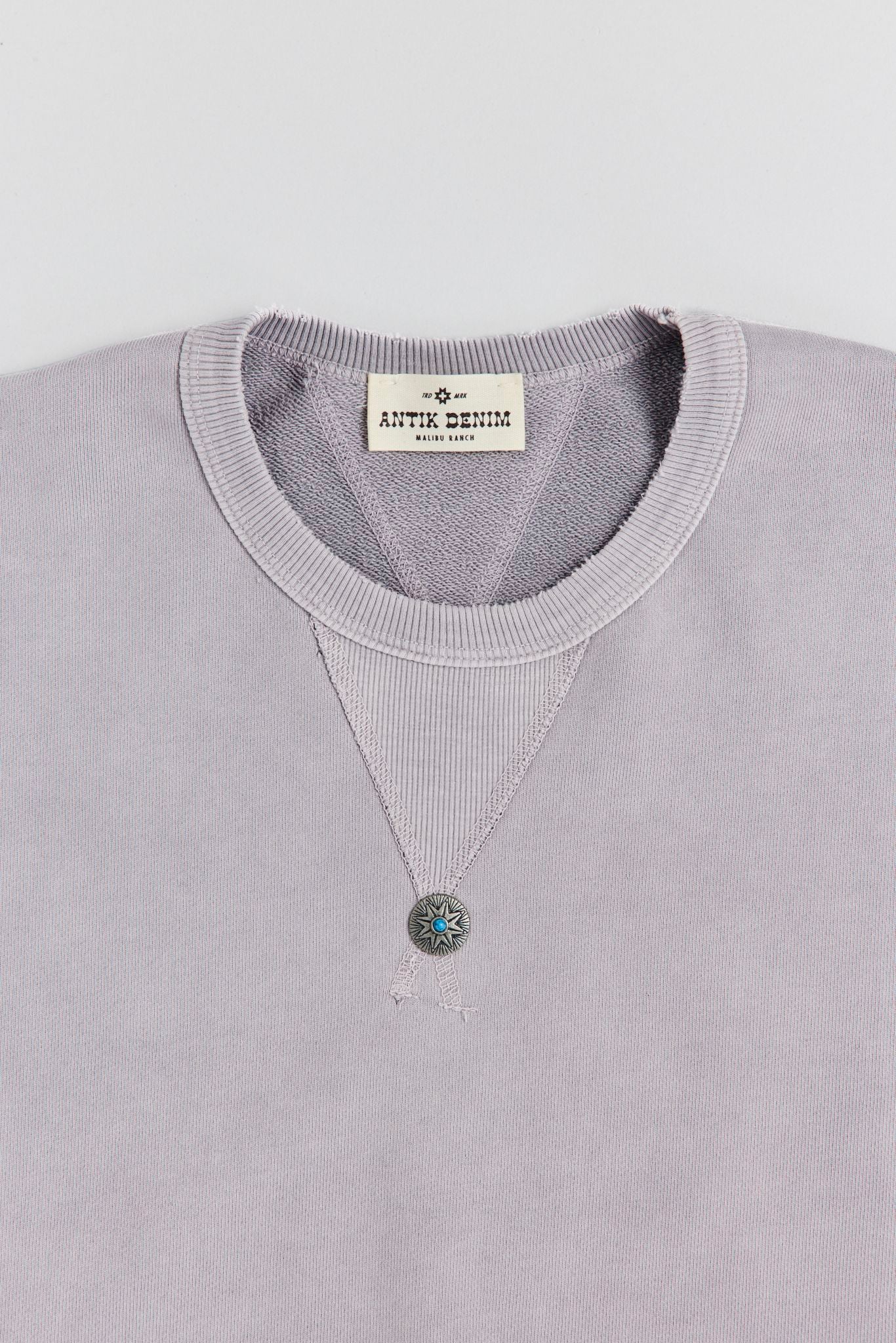 AM8700 GREY CREWNECK SWEATER