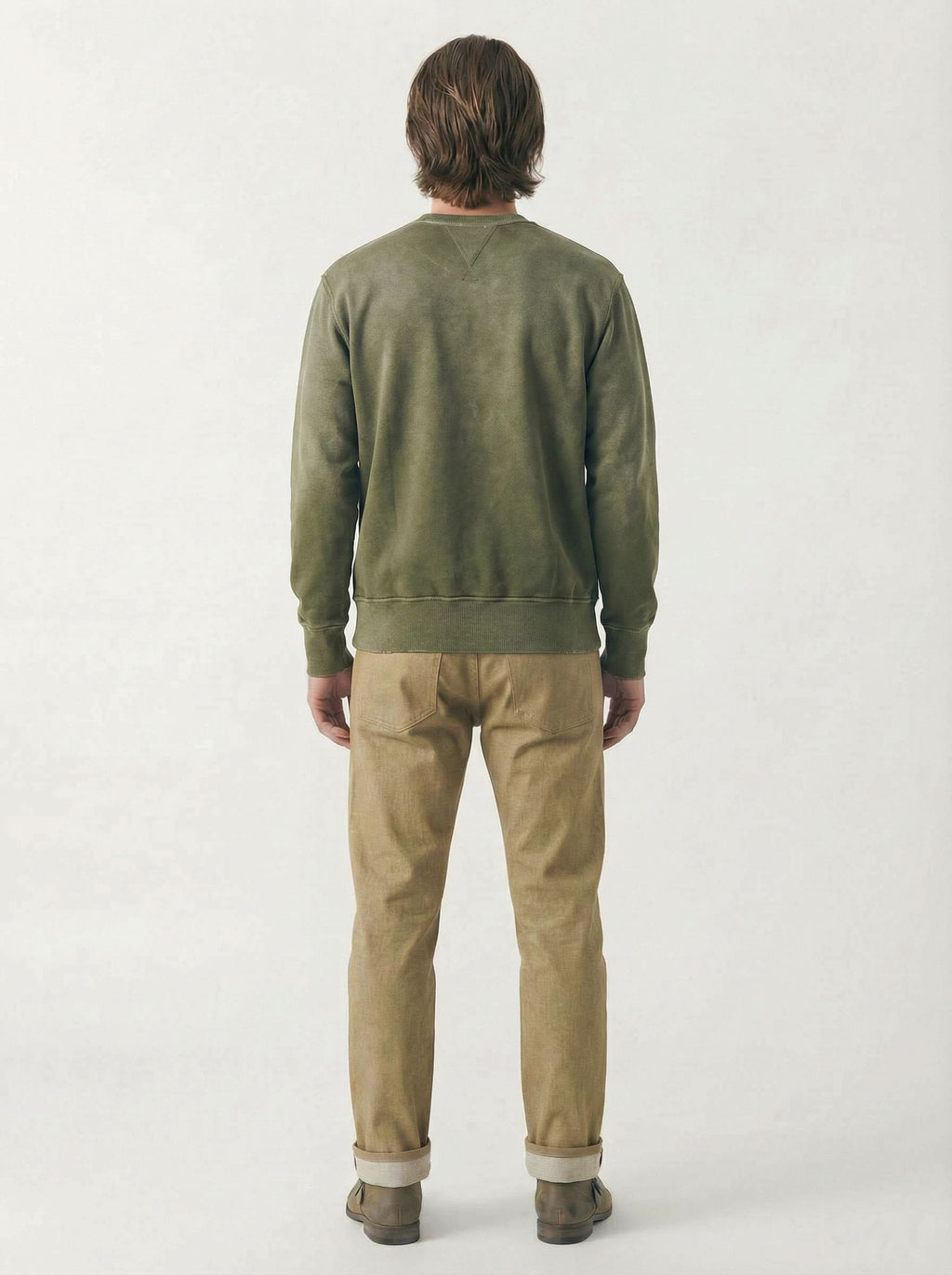 AM8700 OLIVE CREWNECK SWEATER