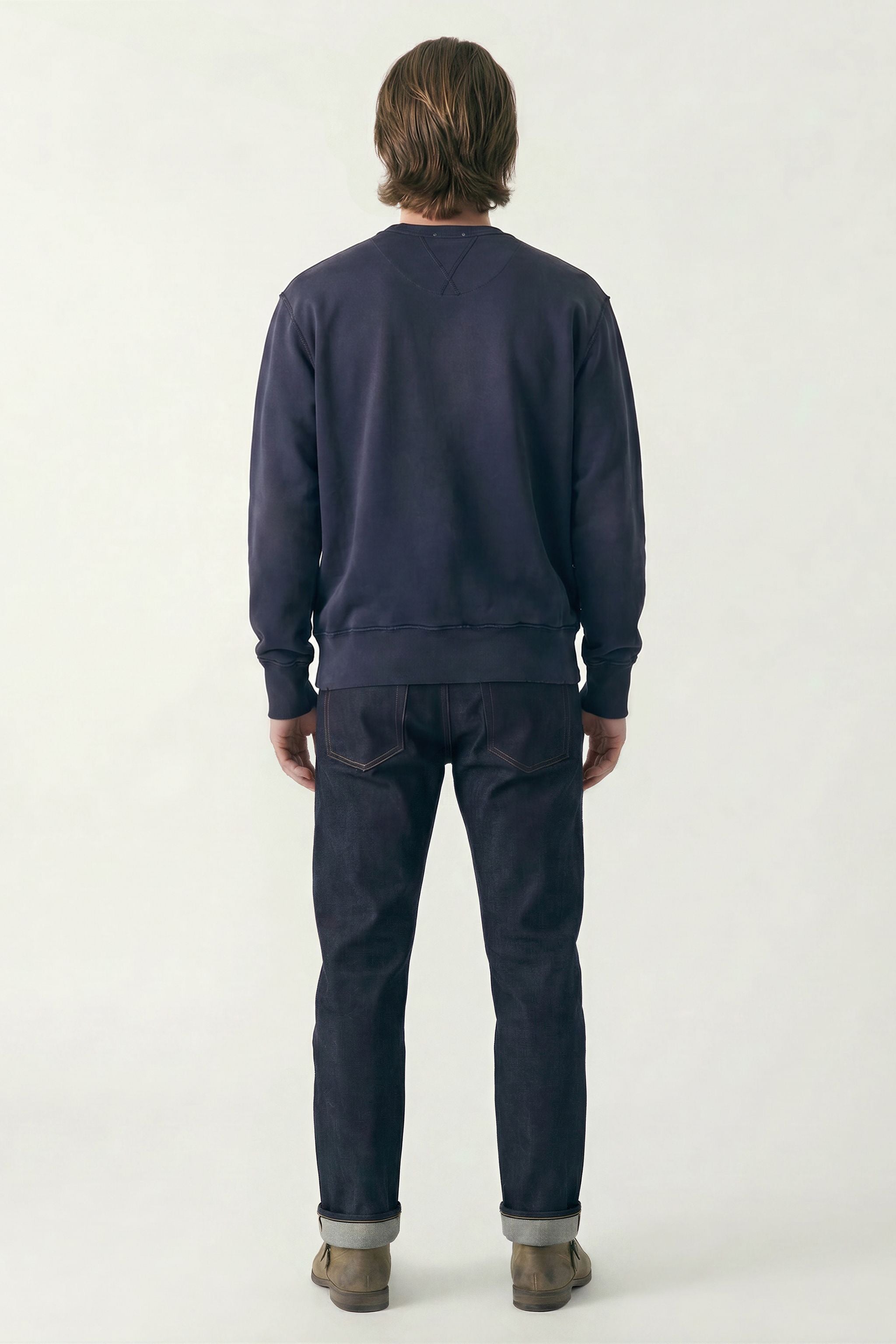 AM8700 NAVY CREWNECK SWEATER