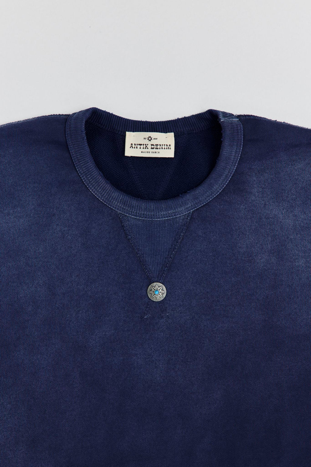 AM8700 NAVY CREWNECK SWEATER