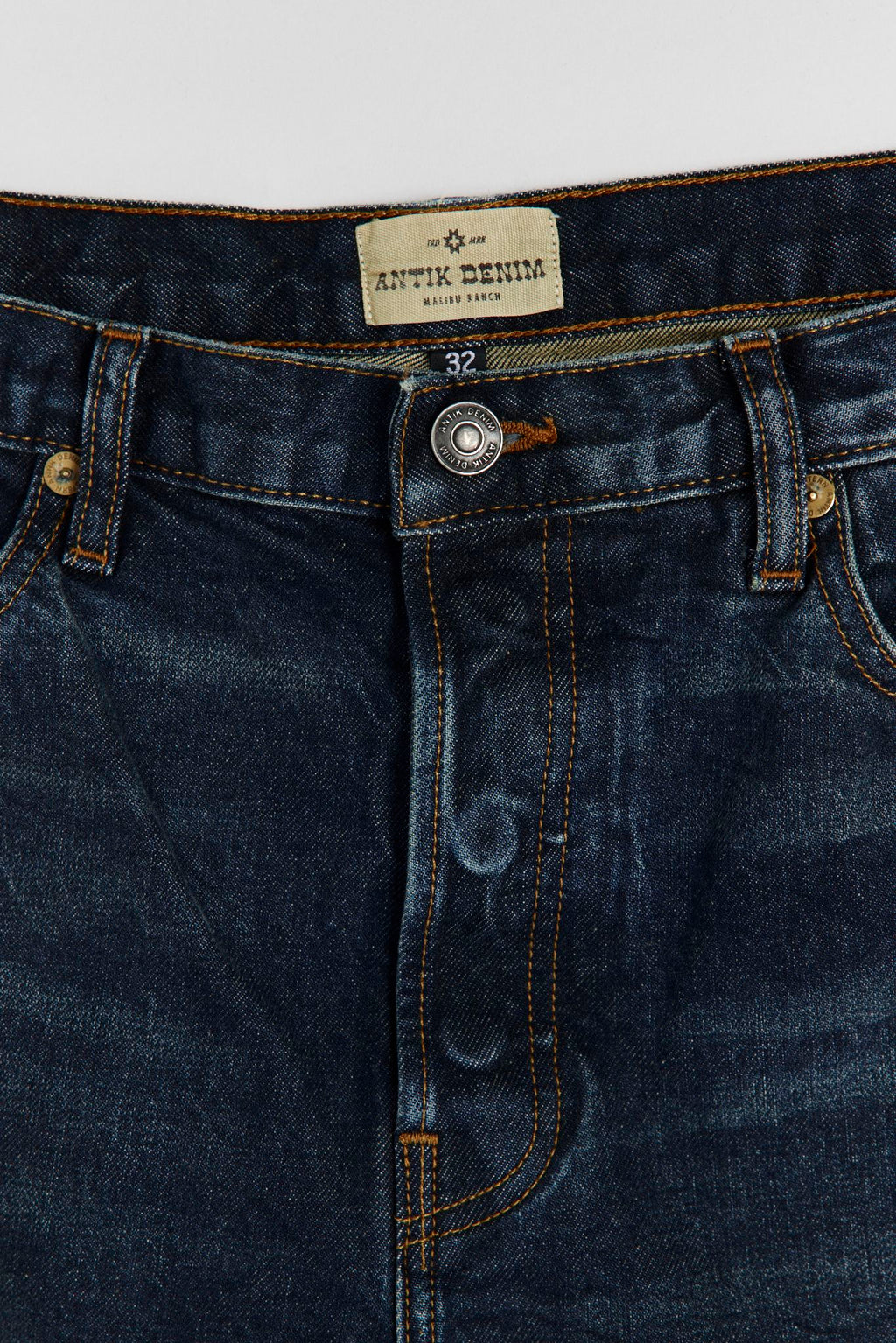 AM1001 HERITAGE SLIM STRAIGHT JEANS