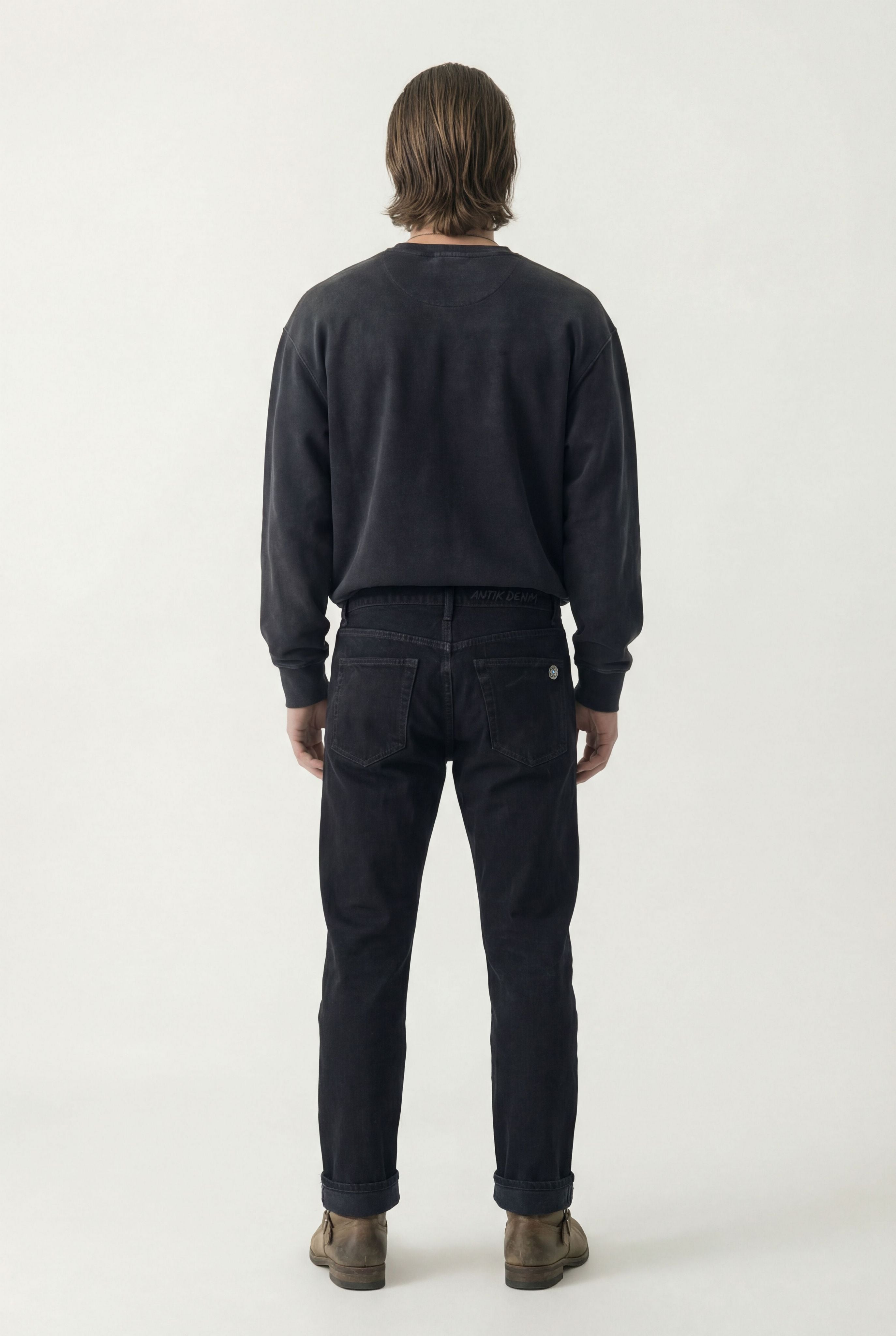 AM1002 LEGENDARY SLIM STRAIGHT JEANS