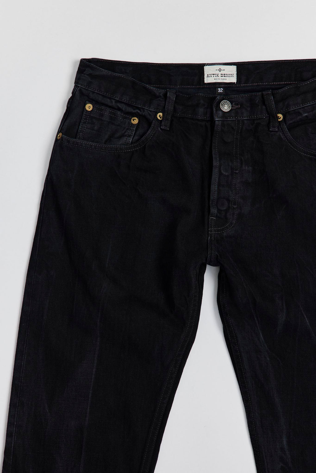 AM1002 LEGENDARY SLIM STRAIGHT JEANS