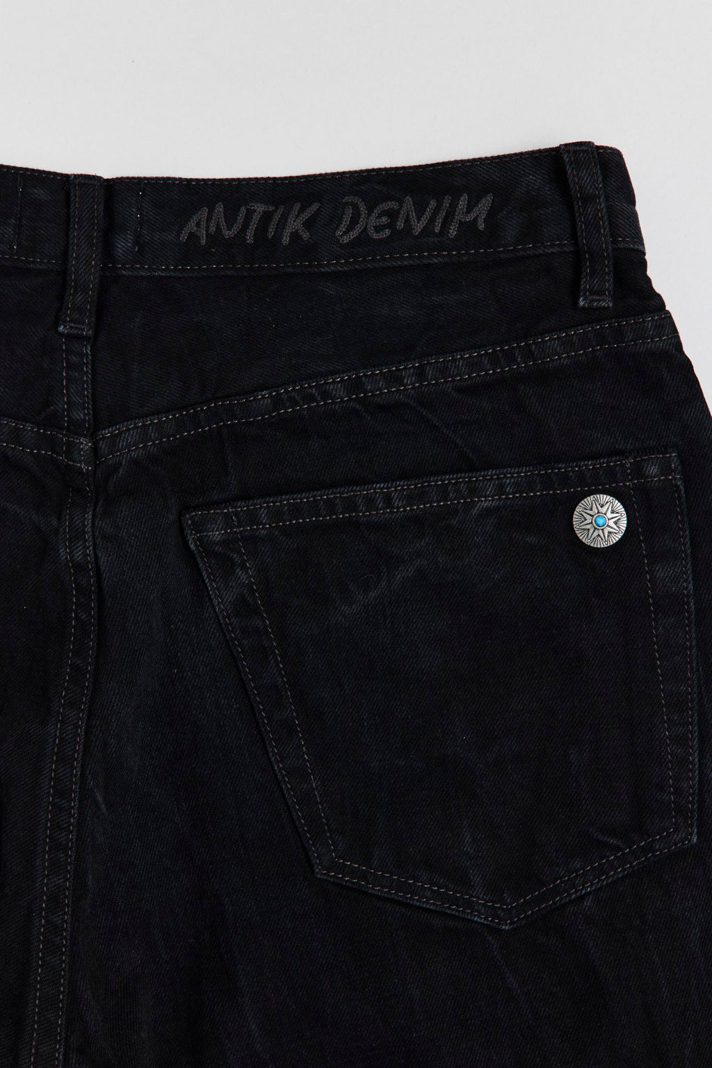 AM1002 LEGENDARY SLIM STRAIGHT JEANS