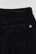 AM1002 LEGENDARY SLIM STRAIGHT JEANS