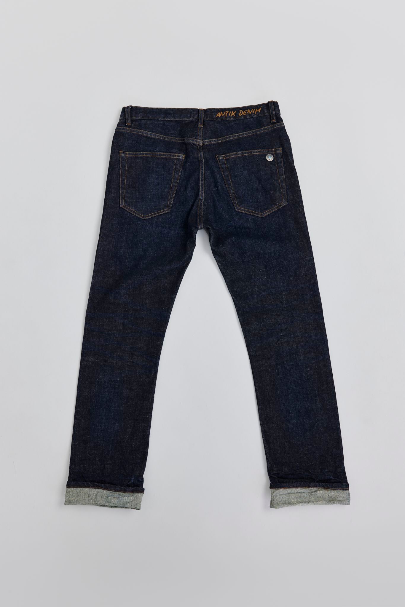 AM1004 LOYALTY SLIM STRAIGHT JEANS