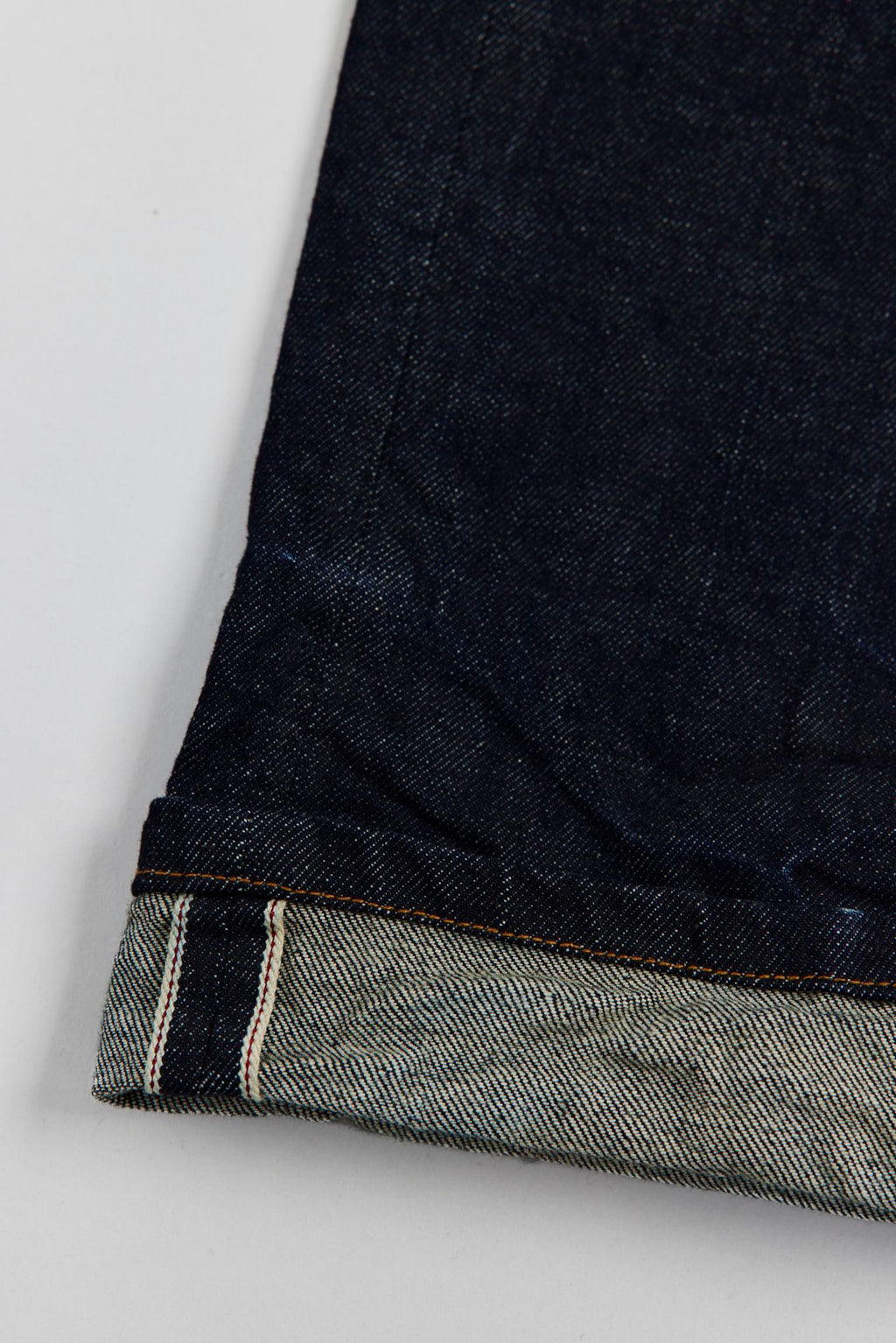 AM1004 LOYALTY SLIM STRAIGHT JEANS