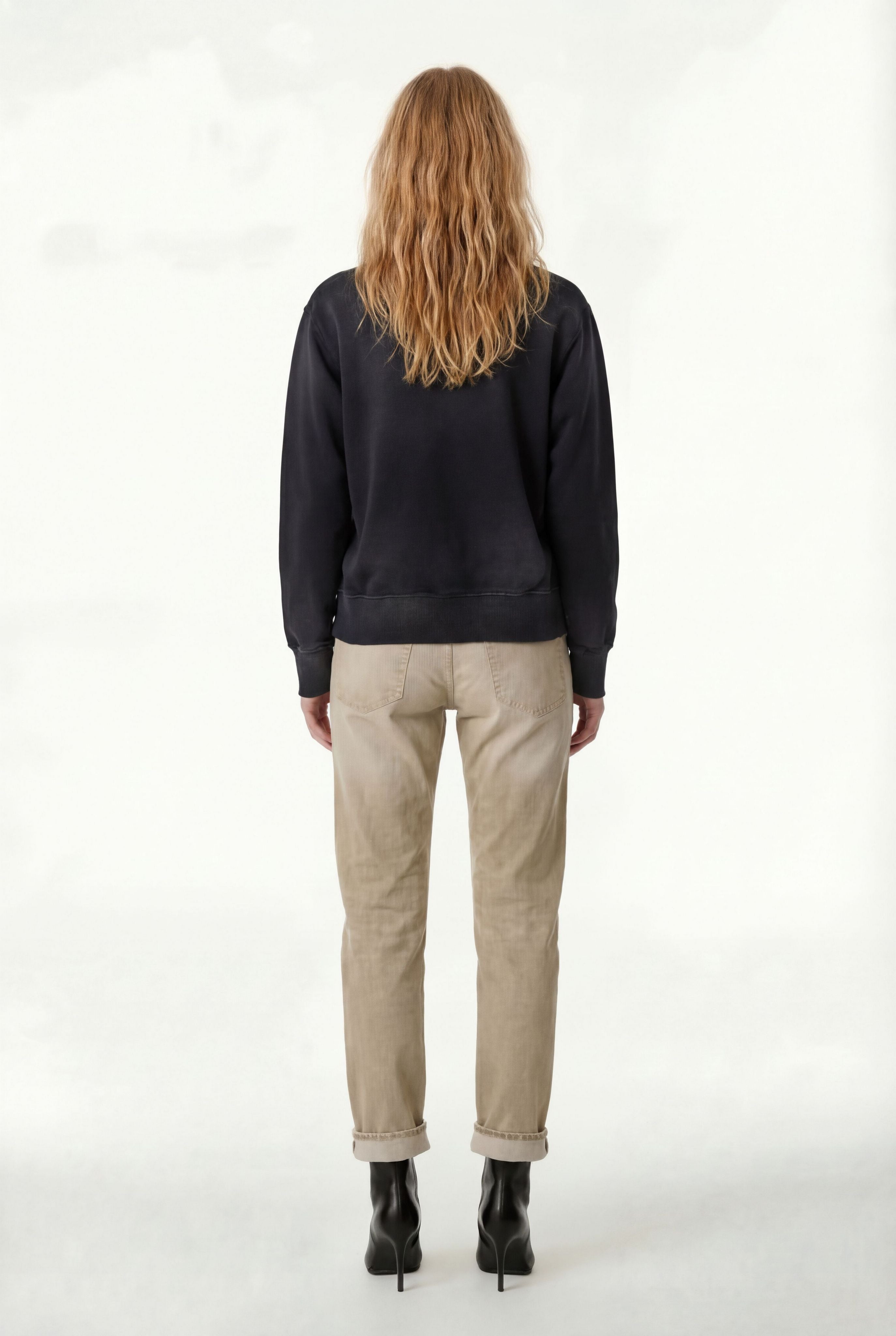 AM8700W BLACK CREW NECK SWEATER