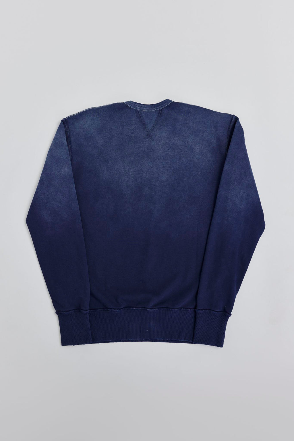 AM8700W NAVY CREW NECK SWEATER