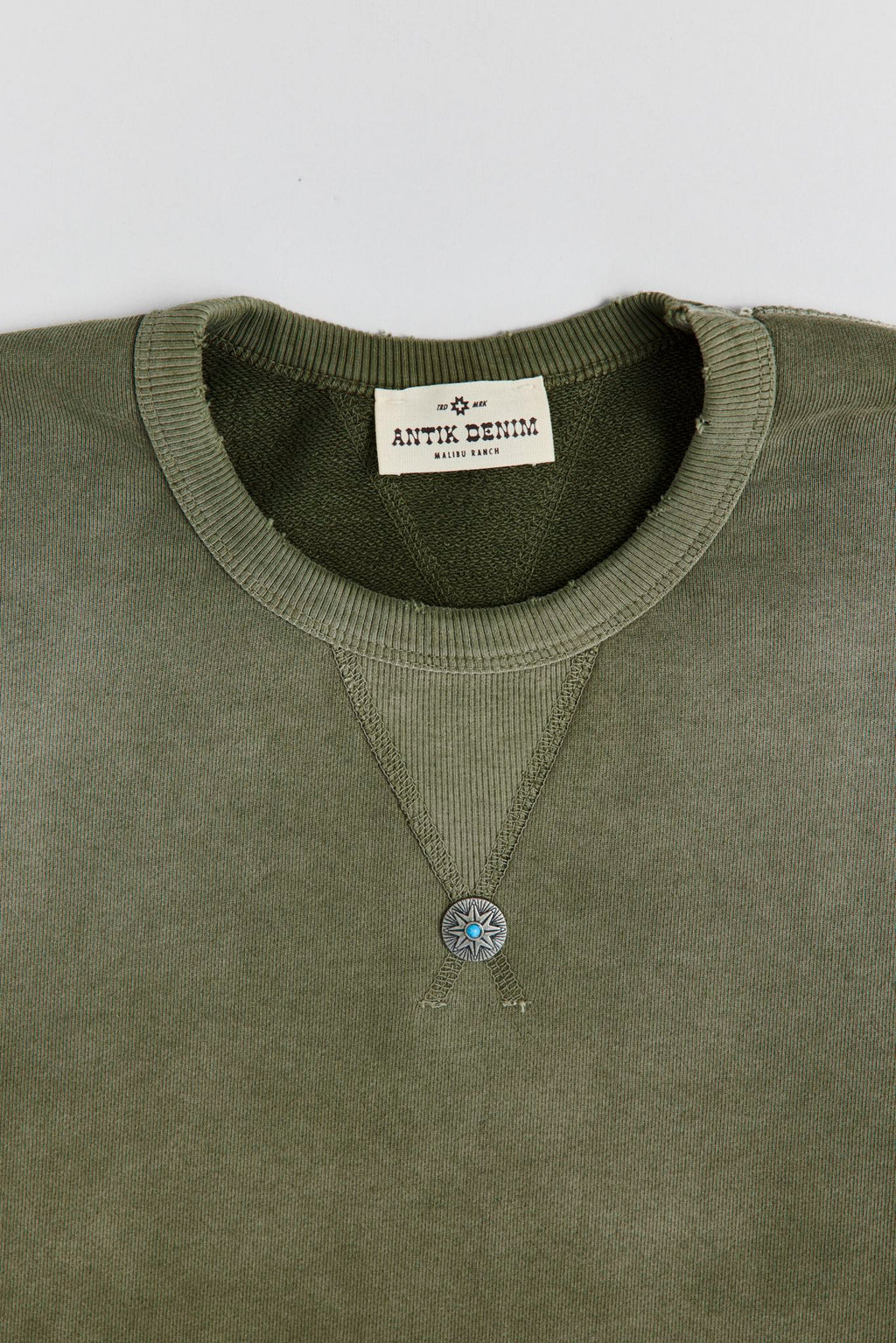 AM8700W OLIVE CREW NECK SWEATER