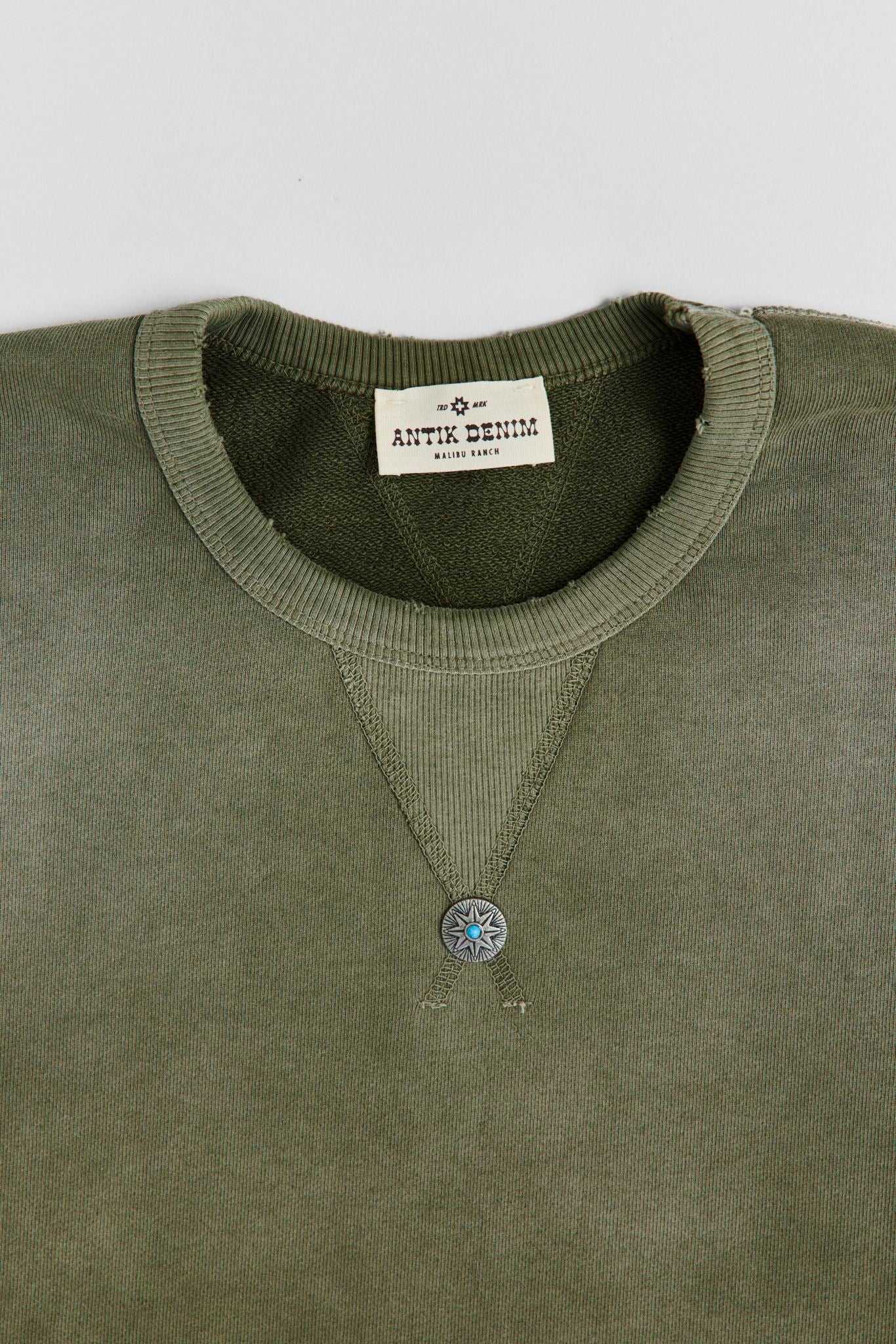 AM8700W OLIVE CREW NECK SWEATER