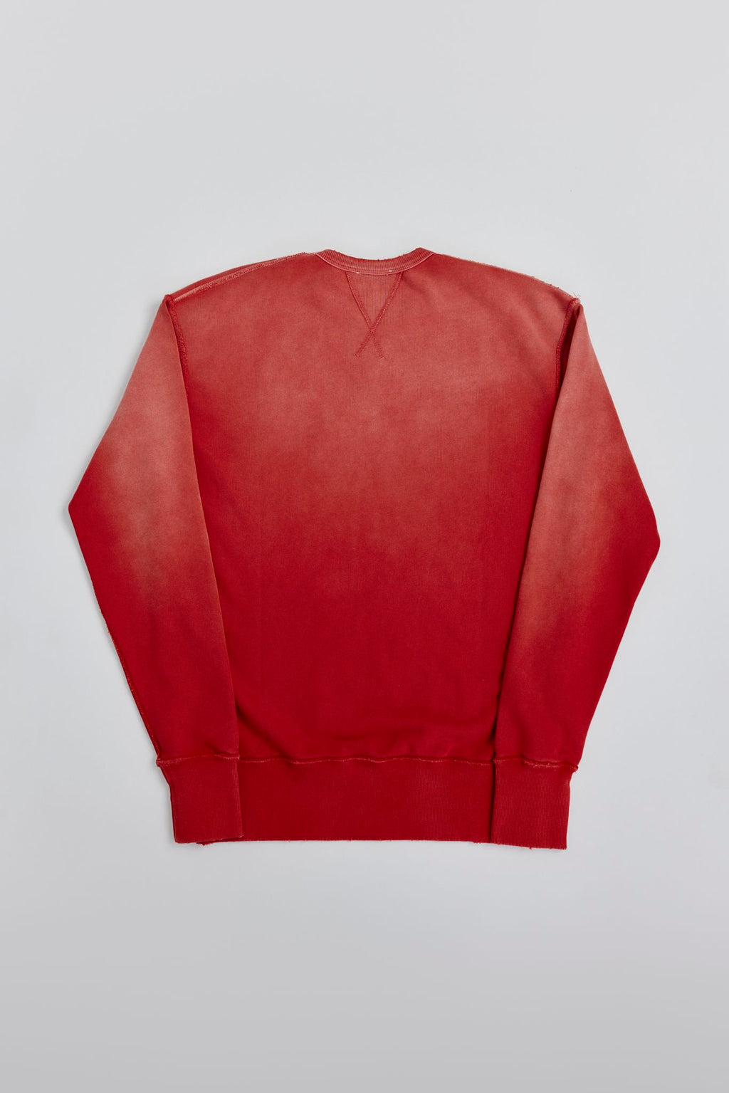 AM8700W RED CREWNECK SWEATER