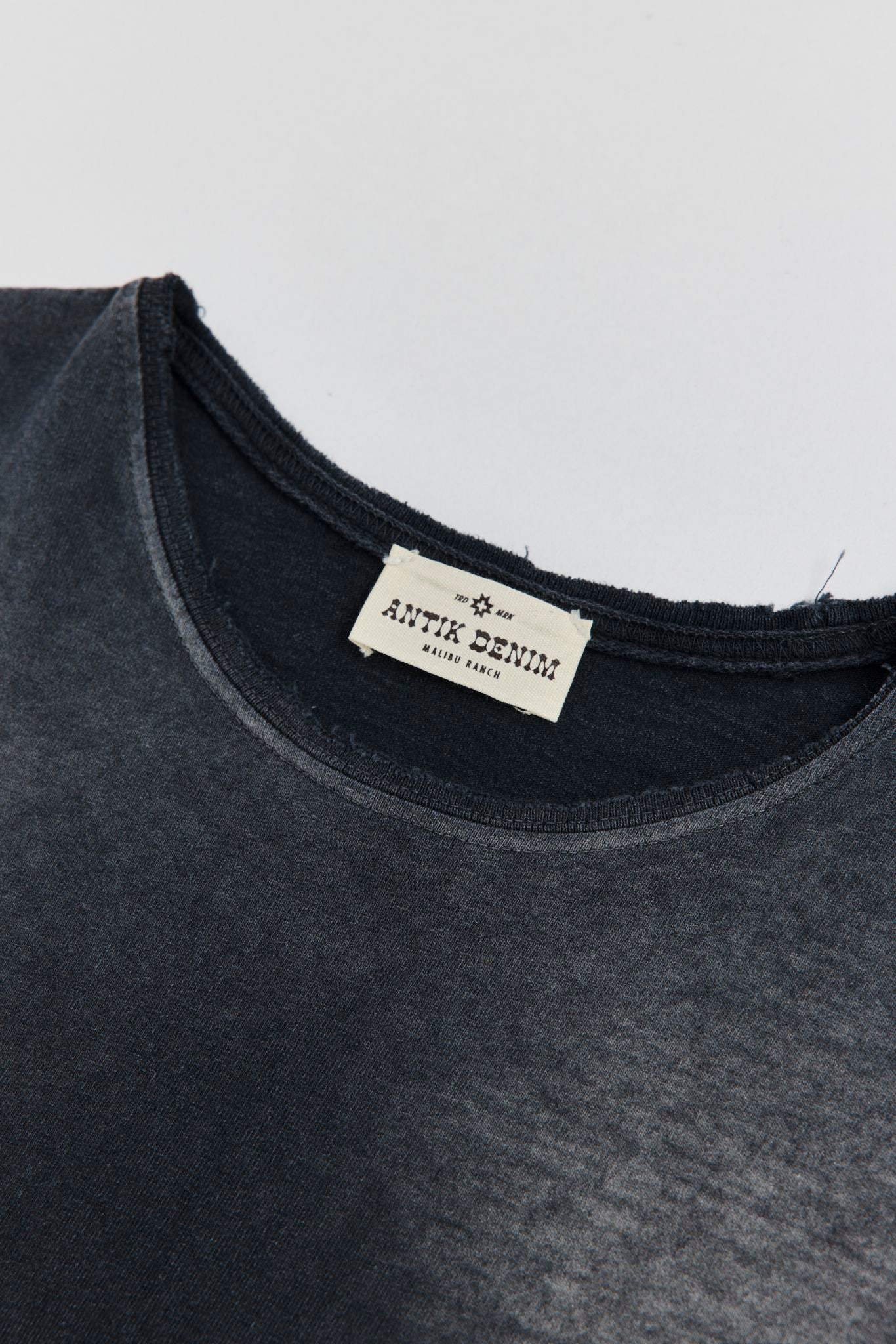 AM9100W BLACK T-SHIRT