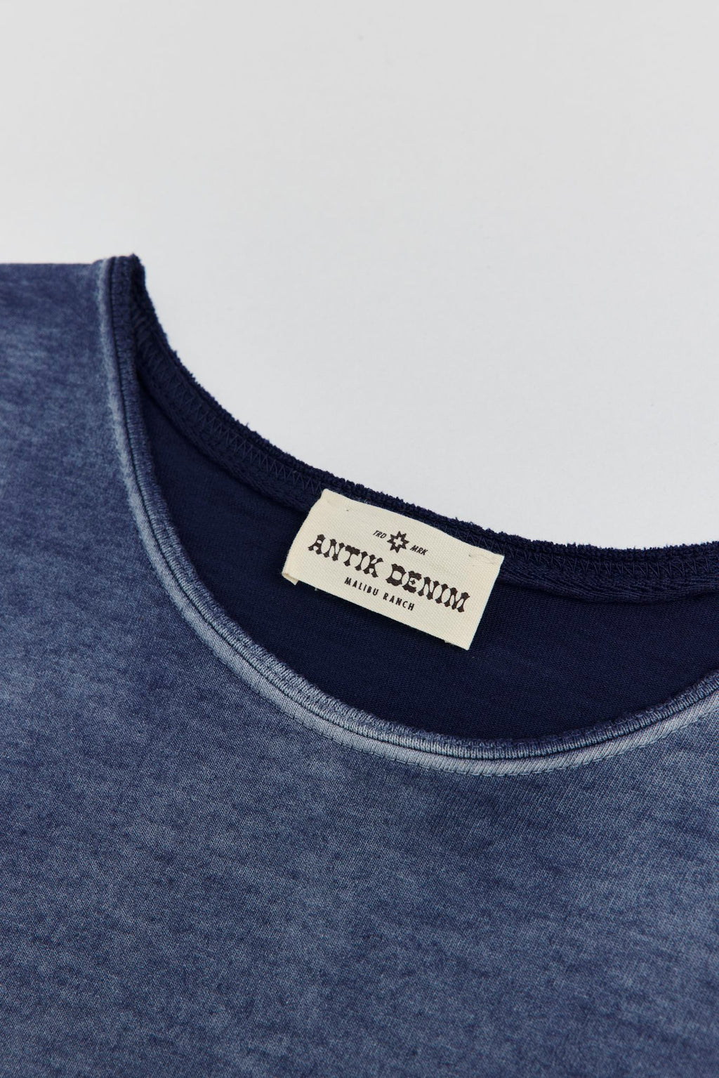 AM9100W NAVY T-SHIRT