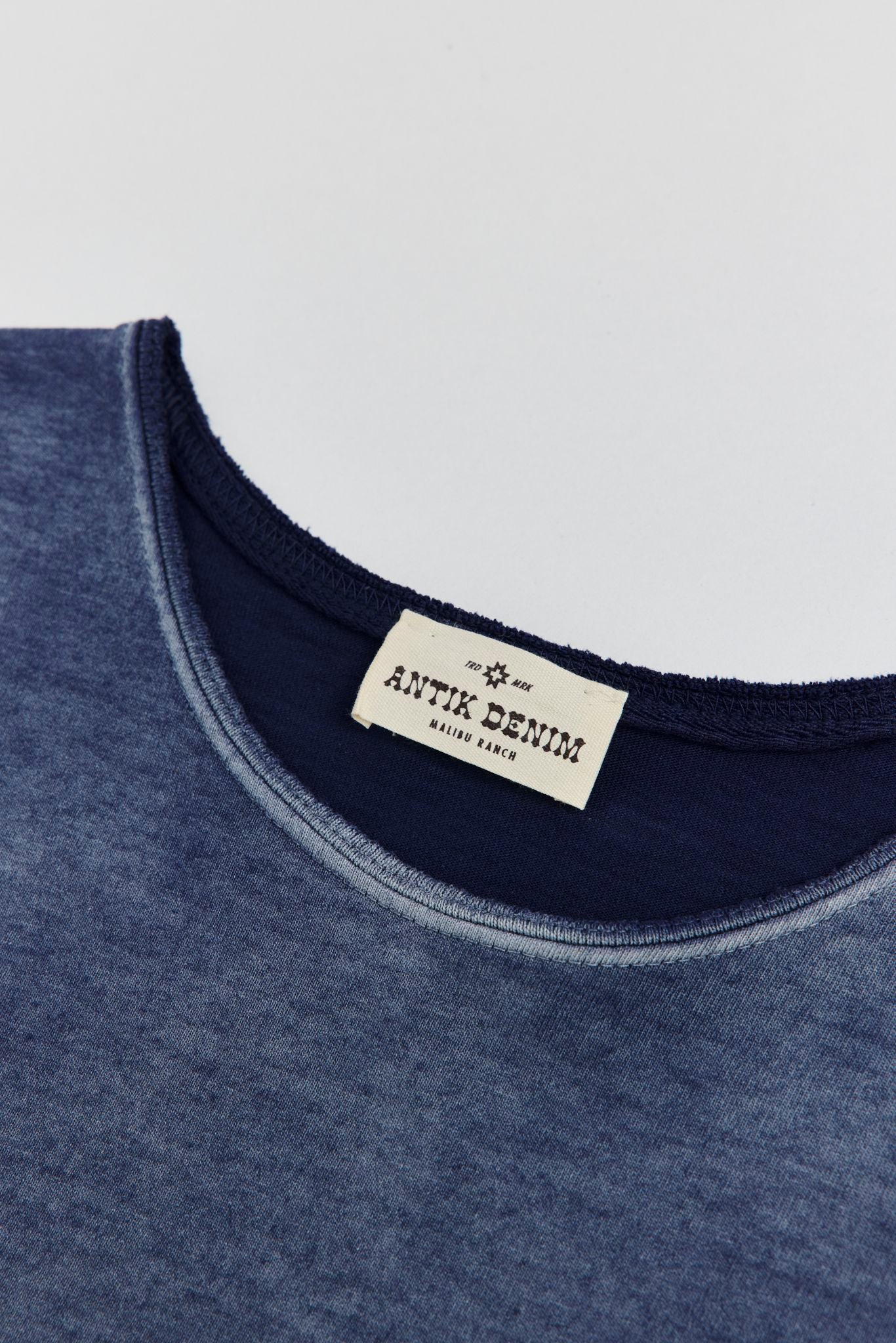 AM9100W NAVY T-SHIRT