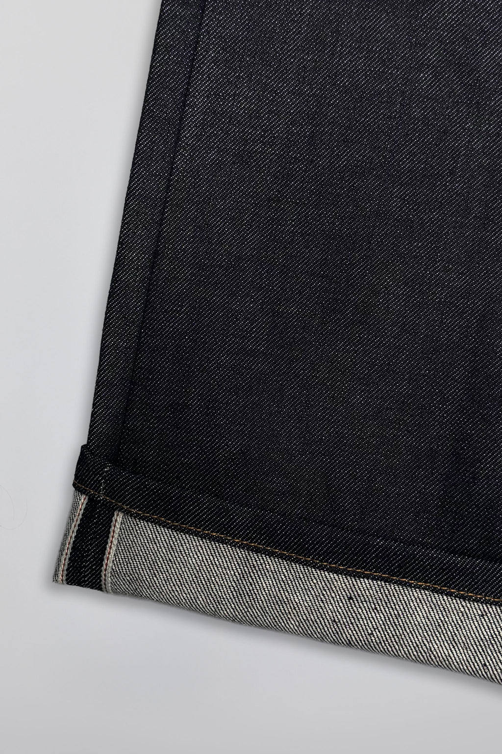 AM1004W RAW SLIM STRAIGHT JEANS