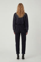 AM1002W LEGENDARY SLIM STRAIGHT JEANS