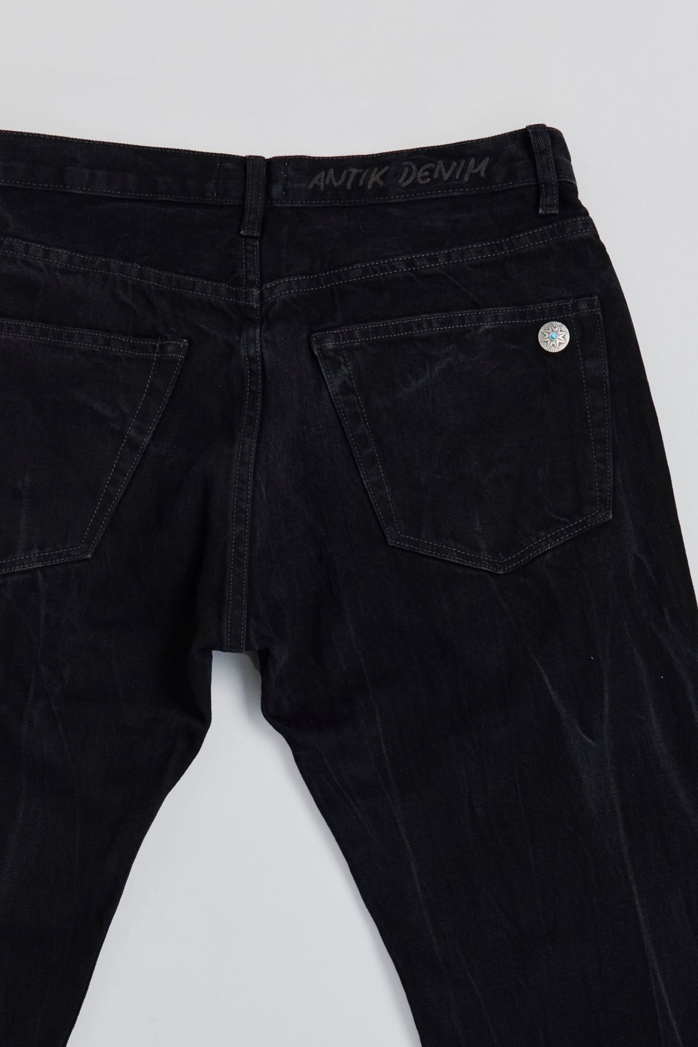 AM1002W LEGENDARY SLIM STRAIGHT JEANS
