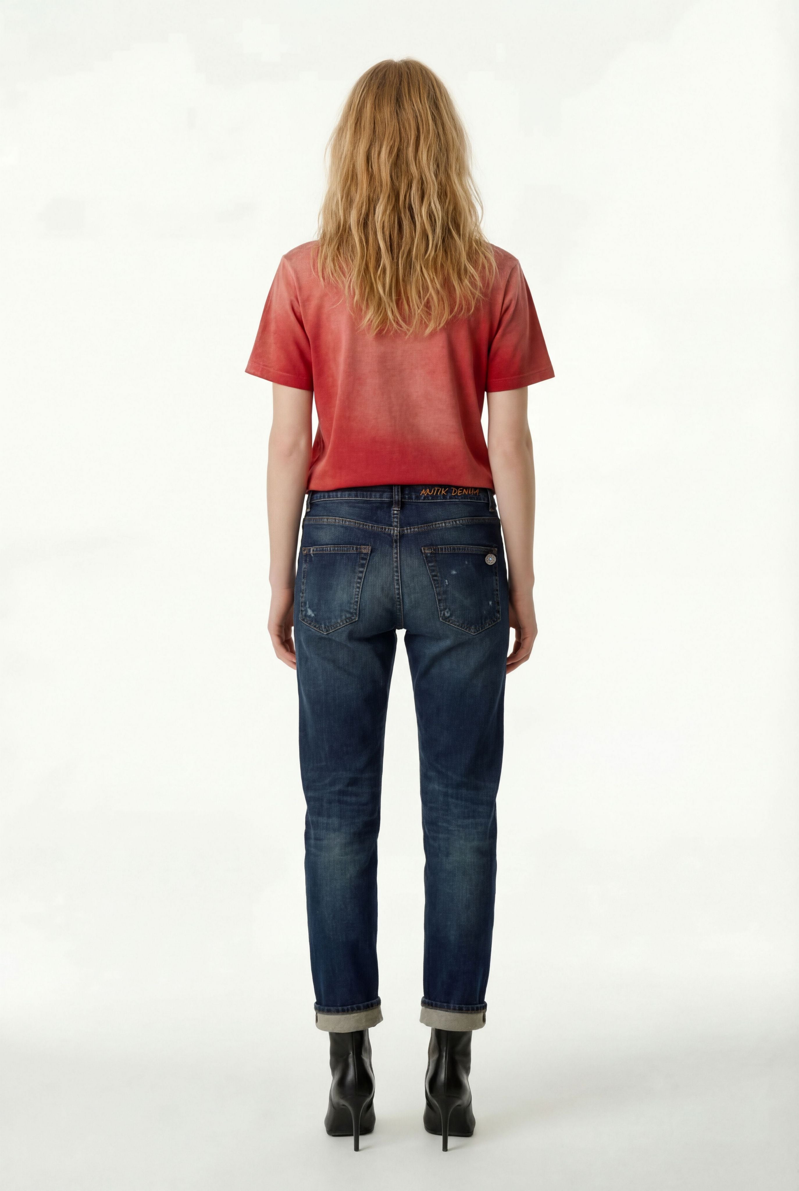 AM1001W HERITAGE SLIM STRAIGHT JEANS