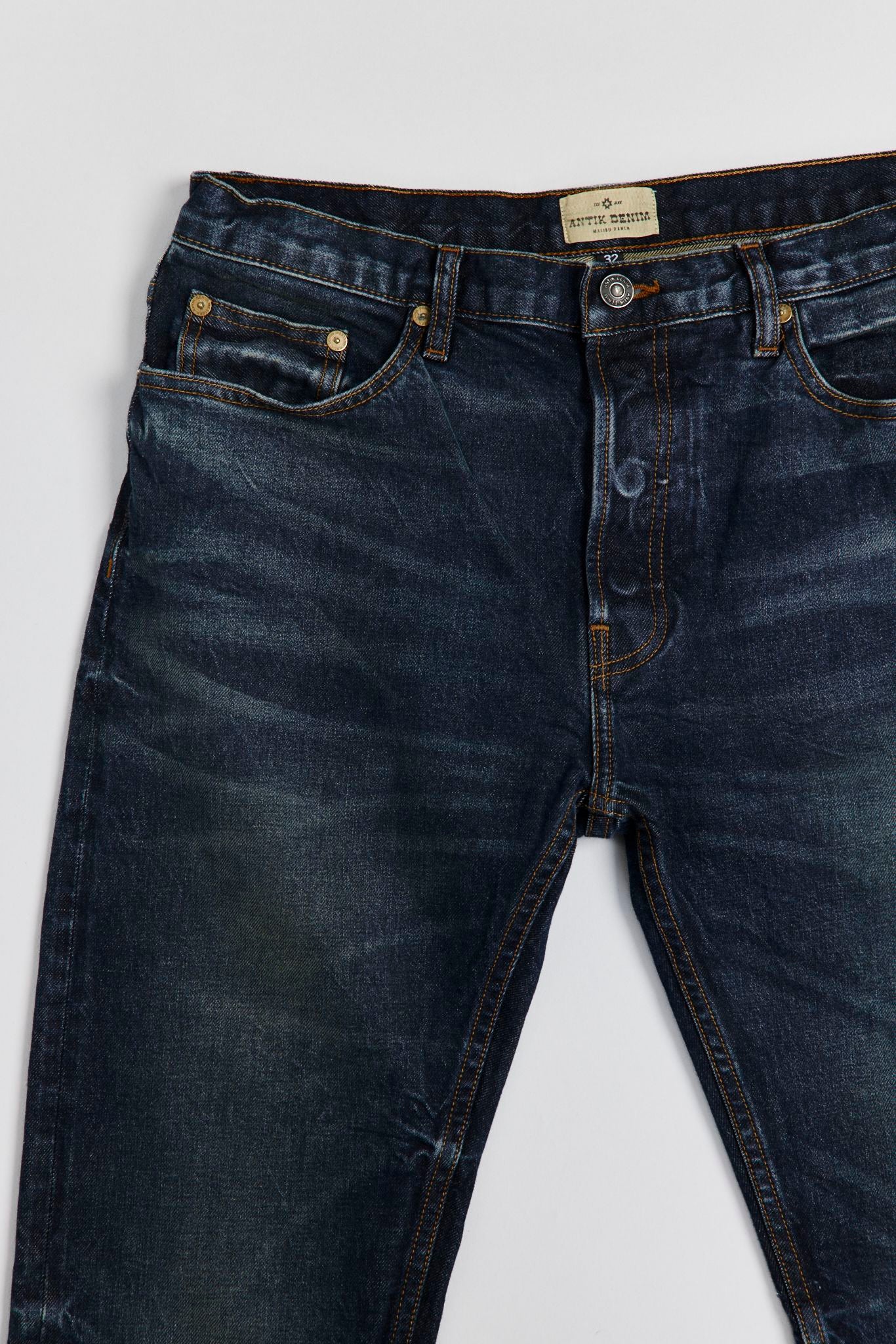 AM1001W HERITAGE SLIM STRAIGHT JEANS