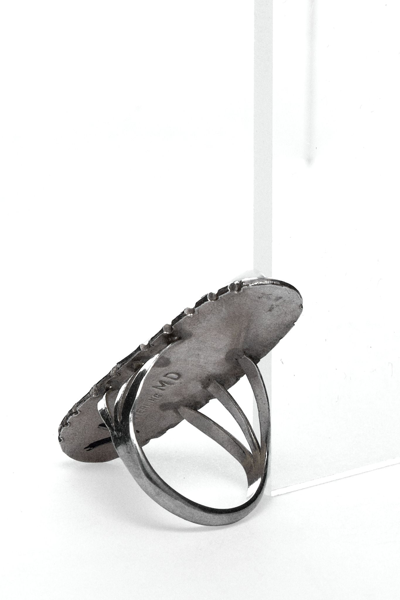 NA30002 RING RINGS